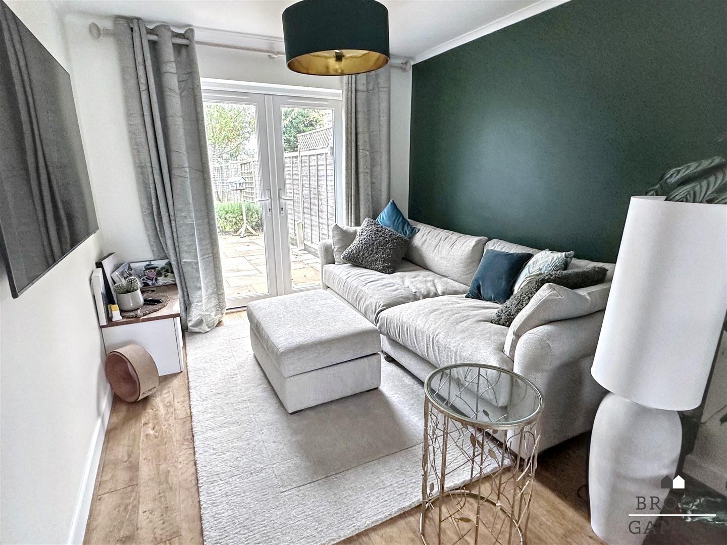 4 Bedroom House. Park Lane in Eastbourne,  7